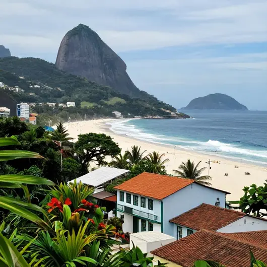 Descubra o Enseada Hostel